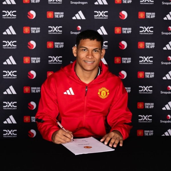 Invest in the future! Official: Manchester United signs 18-year-old Paraguay defender Leon, with a total price of up to 7 million pounds