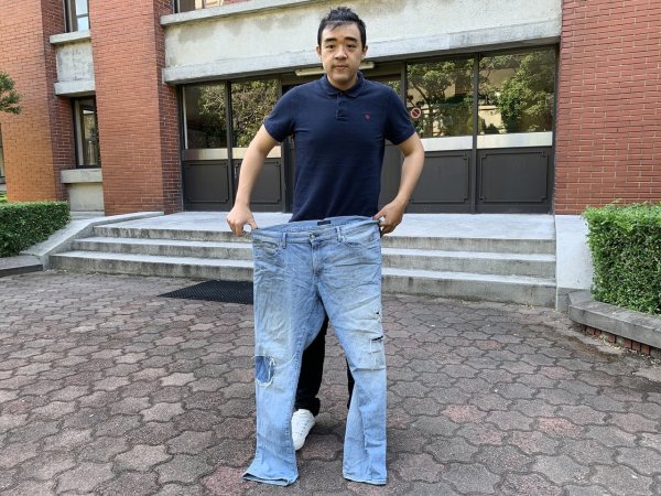 A man suffered from a relationship and had a weight of over 100 yuan. He lost 41 kilograms a year and turned from XXL to M.
